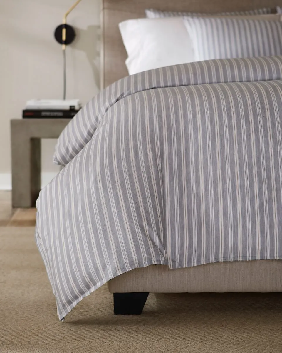 Leranto Titanium Bedding by Sferra